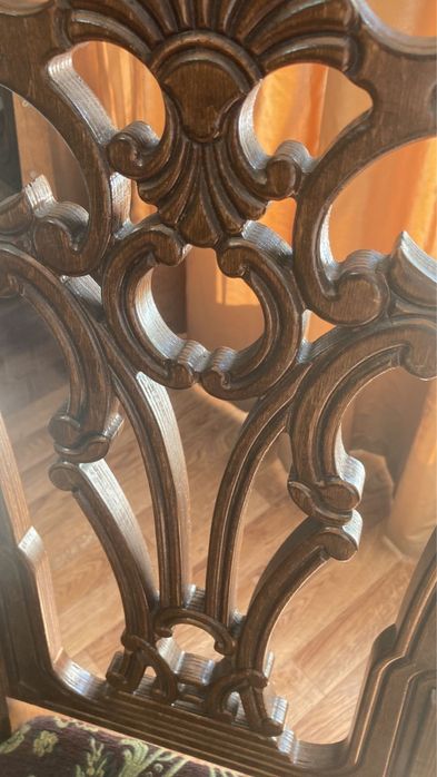 15 стульев и стол в подарок