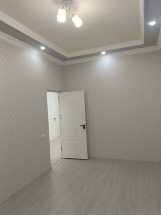 Uchastka (uy hovli ) sotiladi