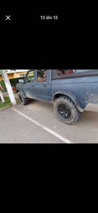 Vând Nissan navara d22 modificat