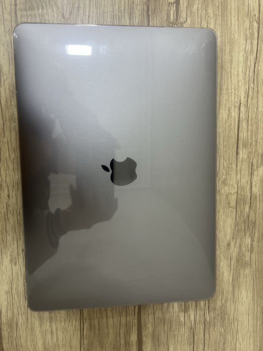 Macbook pro 2017  16GB 256GB