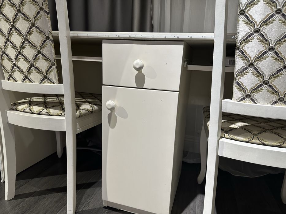 Продаю письменный стол