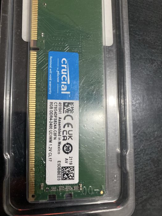SIGILAT Memorie Crucial 8GB DDR4 2400MHz CT8G4DFS824A