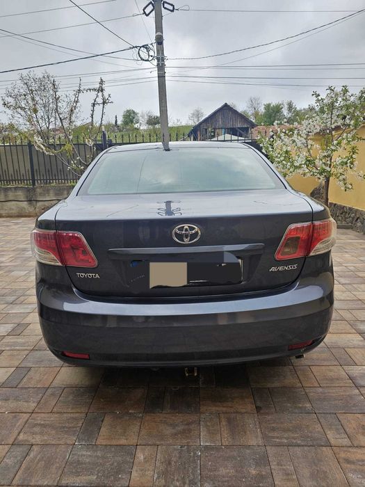 vand Toyota Avensis