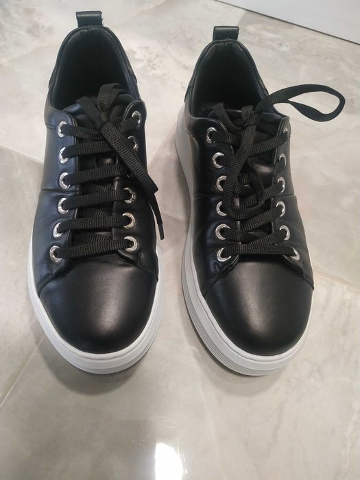 Дизайнерски дамски кецове Nine West. Намалена цена само 79.00 лв.