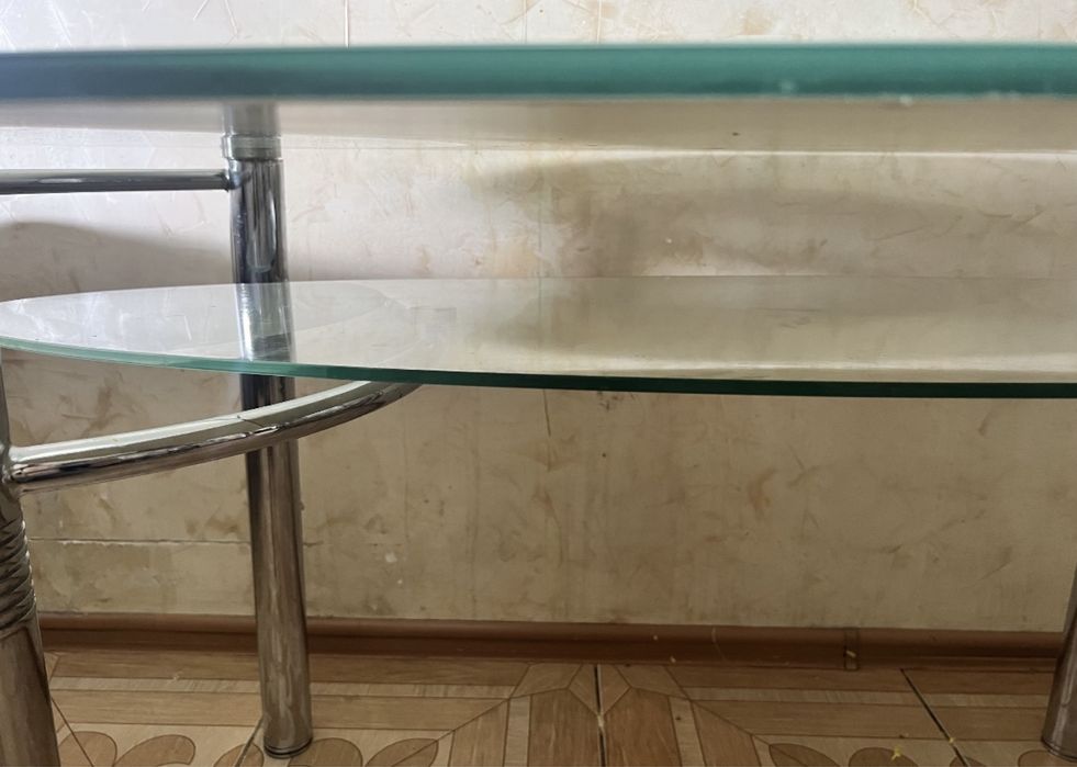 Продам кухонный стол стеклянный