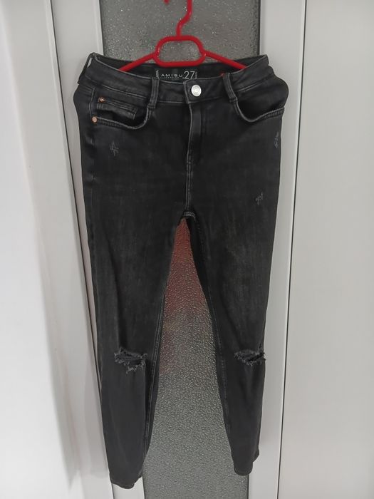 Vînd bluzon  + Pantaloni Adidas.