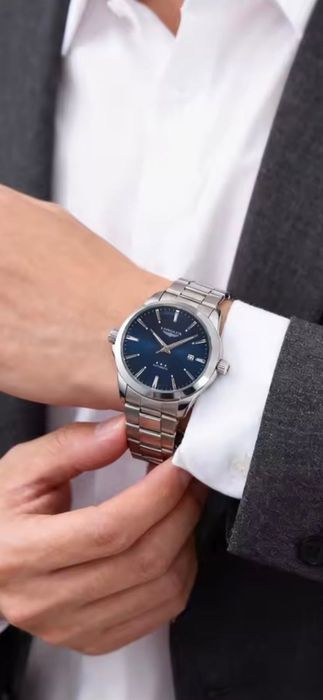 Vând ceas bărbătesc model deosebit