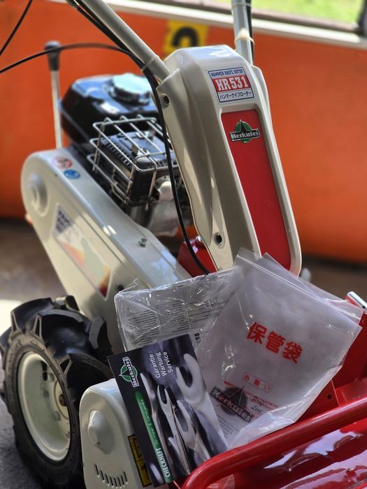 Tocator vegetatie mașină tuns iarbă înaltă Ultra Profesionala Herkules Made in Japan  motor Honda GX  diferențial blocabil 3 viteze ca nou!