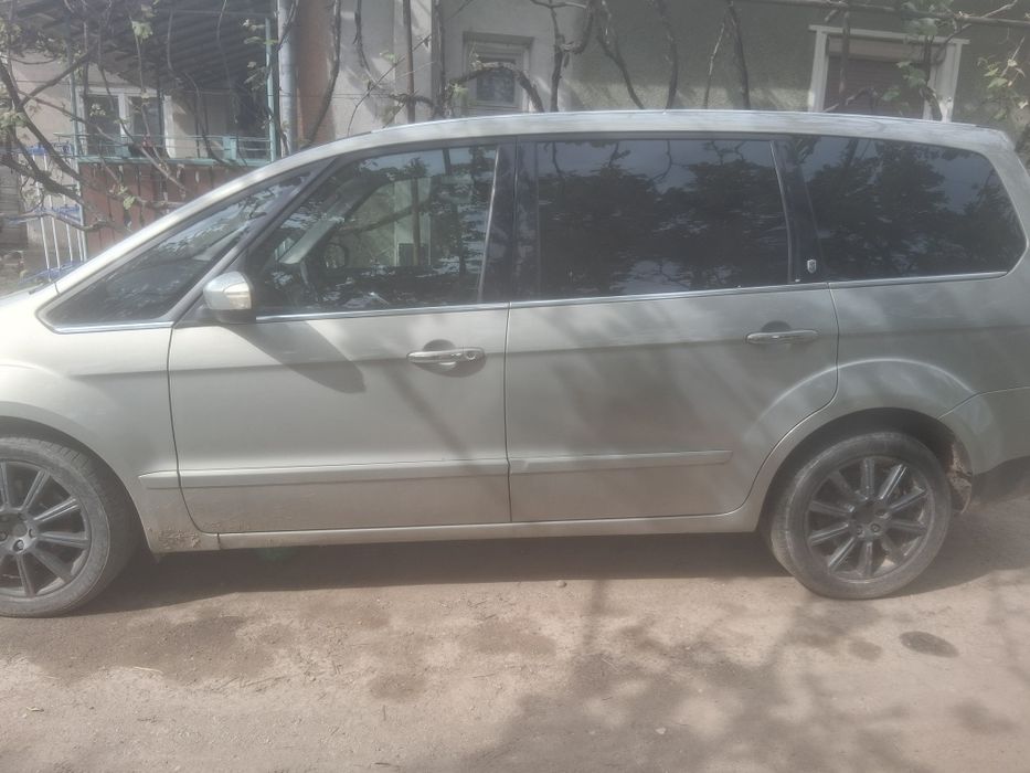 Vand ford galaxy din 2009 automata