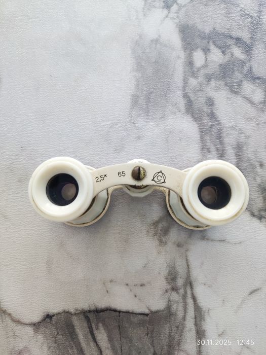 Сотилади театр дурбини (бинокль)