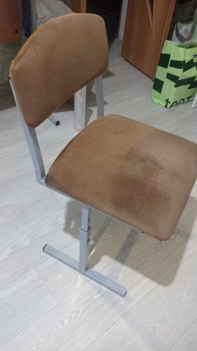 Продаю стул для школьника