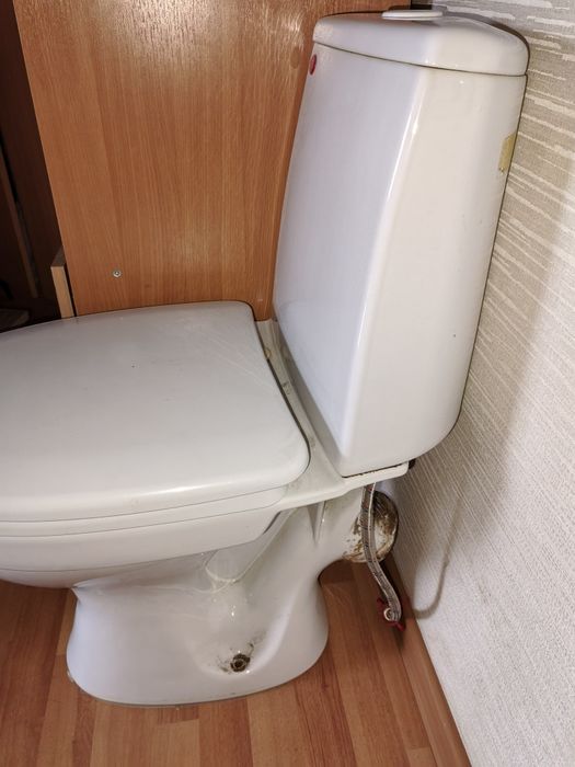 Продам унитаз срочно