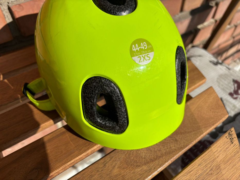 Детска каска Декатлон