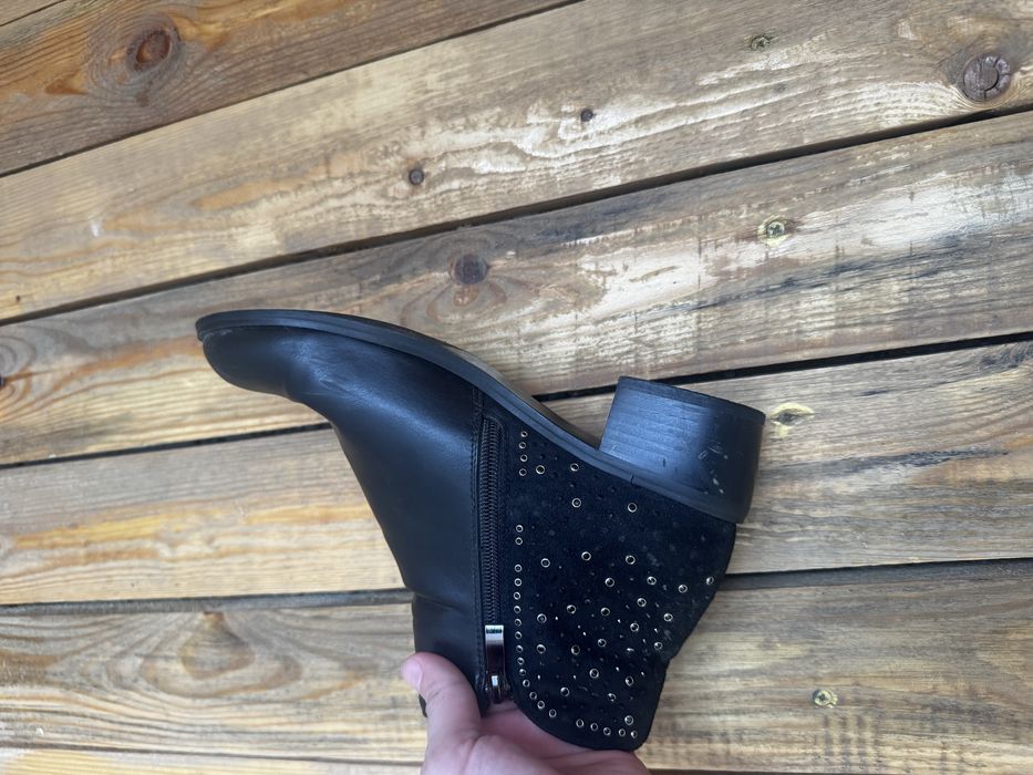 Продам б/у  ботинки