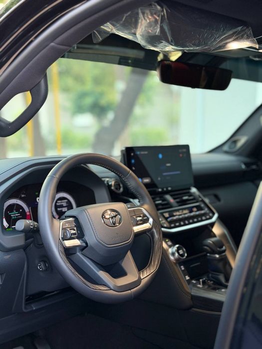 Toyota Land cruiser 300 hybrid