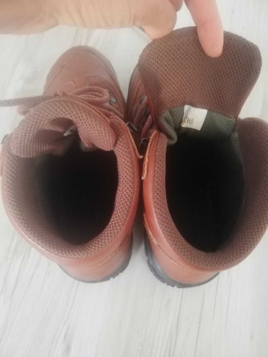 Дамски туристически/планинарски обувки - 36 номер