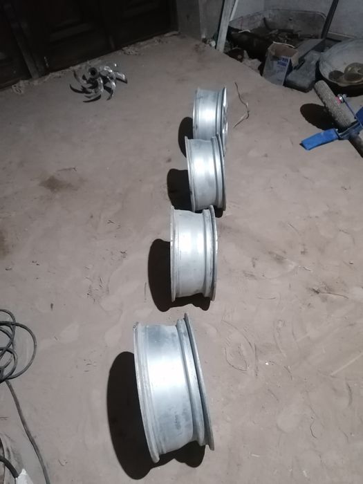 Диска. 15.лик.сотилоди.нархи.келшамиз. Синики. Йук