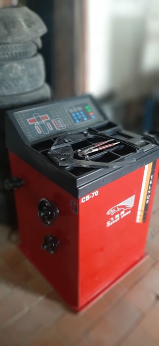 Станок  балансировки колёс.