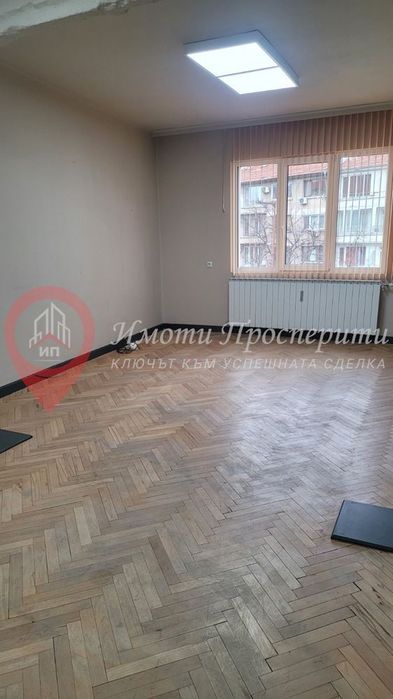 Офис в София-Център площ 85 цена 700