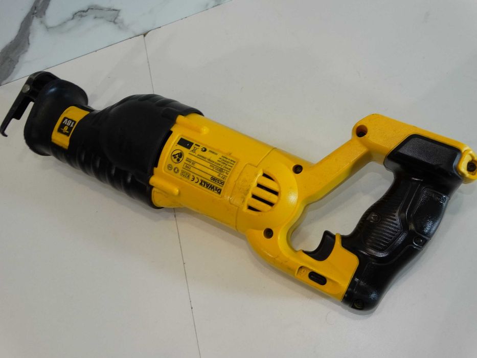 Dewalt DCS 380 - Саблен трион 18 V
