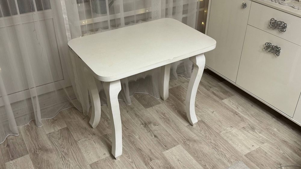 Продам кухонный стол