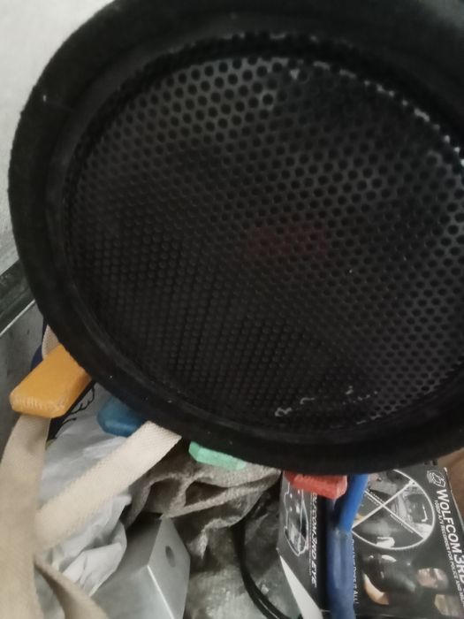 Продам сабвуфер ,рабочий нормально  качает