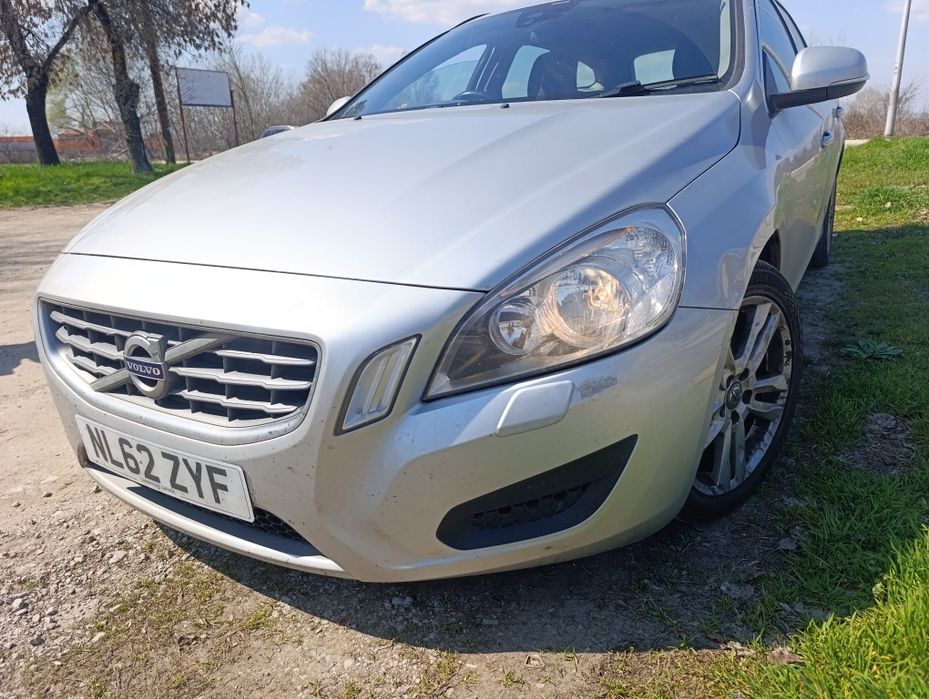 Волво / Volvo V60 2.0 дизел D3 на части