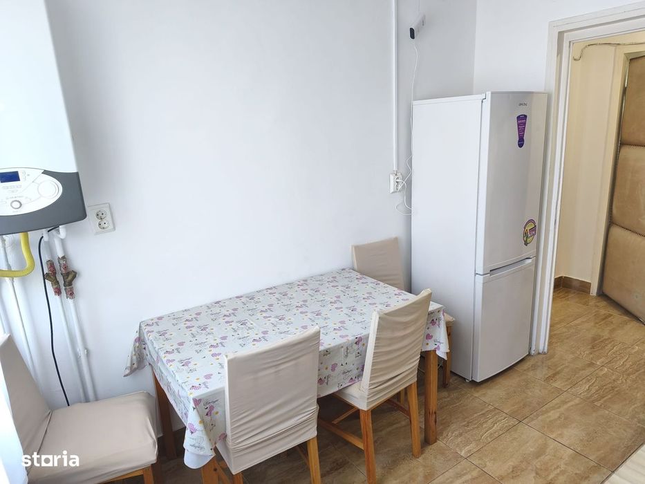 Apartament cu 2 camere in cartierul Cornisa!