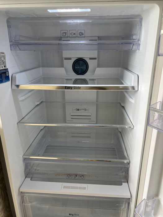 Холодильник Samsung