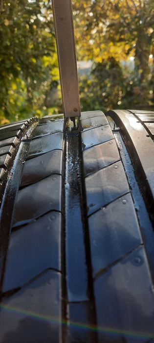 Vând cauciucuri vara Hankook 205/ 55/ R16