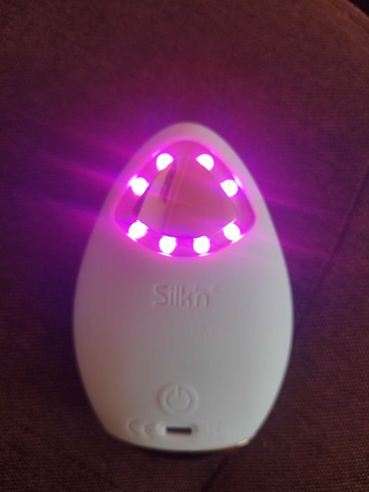 !!!НОВО!!! Четка за почистване на кожата 4 в 1 Silk'n Bright Lux с LED