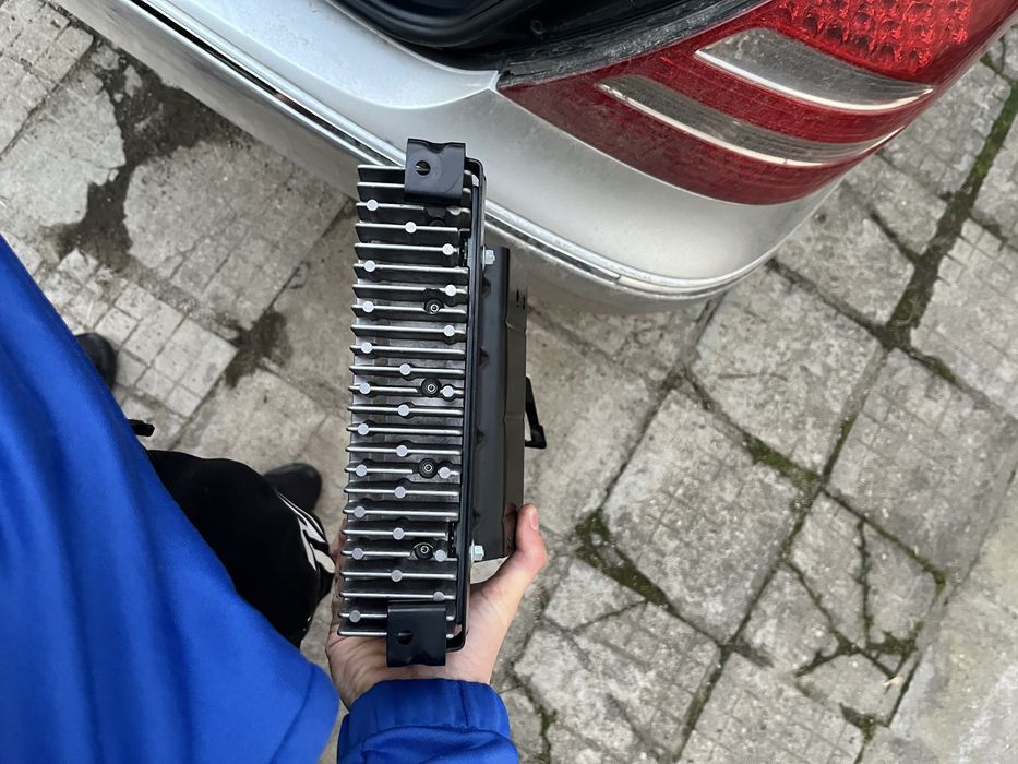Усилвател w211 mercedes