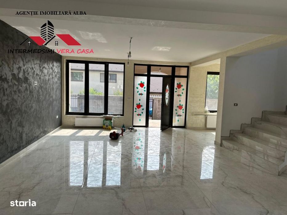 Casa noua 4 camere, 2 bai de vanzare Alba - Cetate in spate la Piata