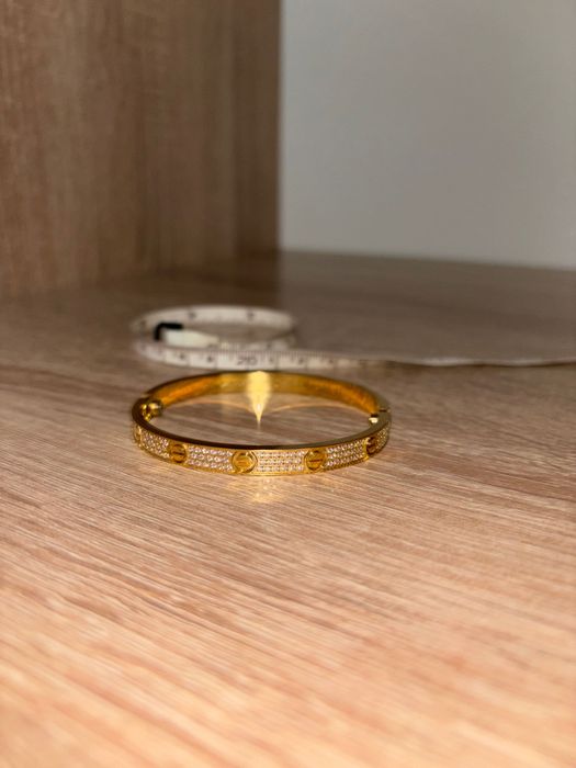 Accesoriu nou nou- brățară Cartier cristale multiple