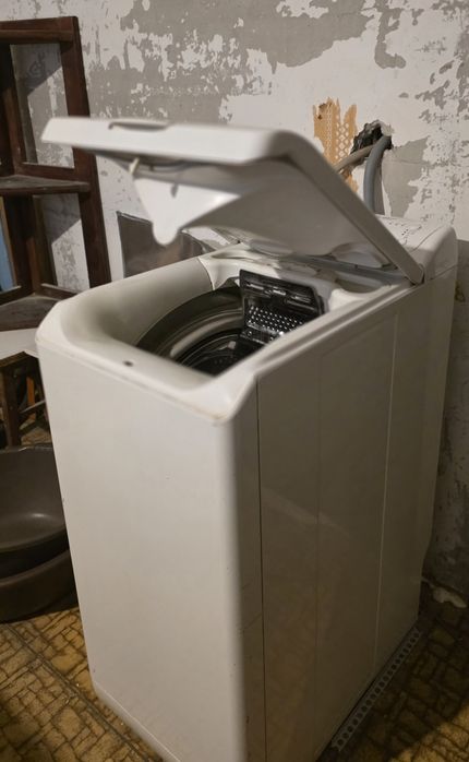 Продавам пералня ZANUSSI