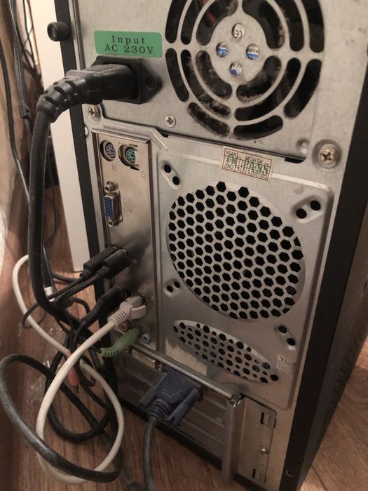 Компьютер игровой в старом корпусе
