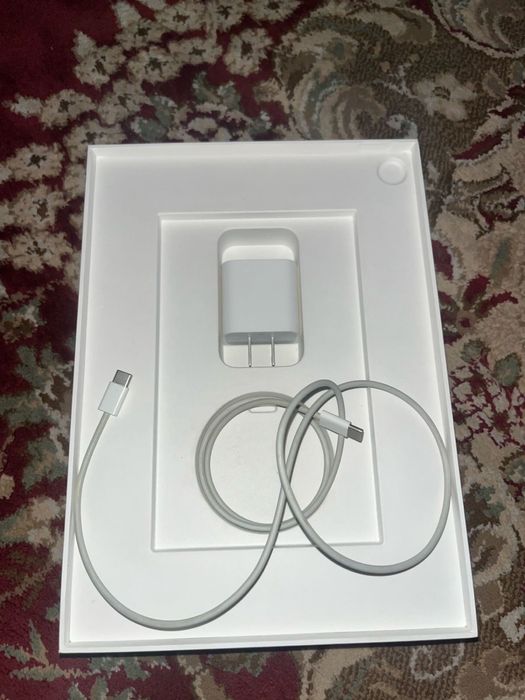 Продам Ipad air 5