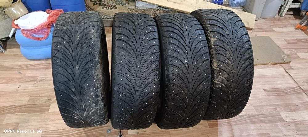 Продам зимние шины с шипами