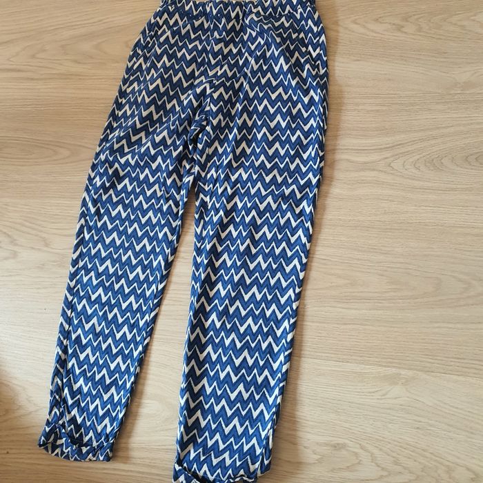Vând pantaloni subtiri pt fete