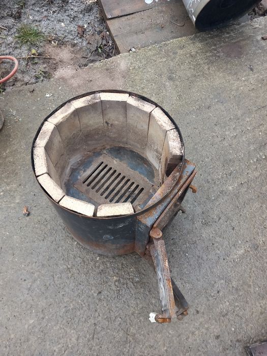 Vând boiler pe lemne