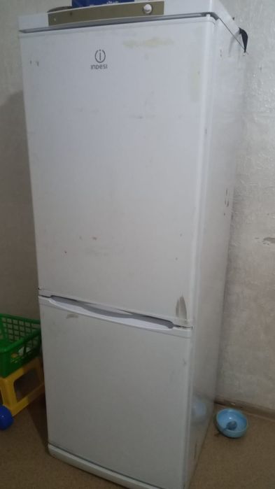 Холодильник Индезит двух камерный