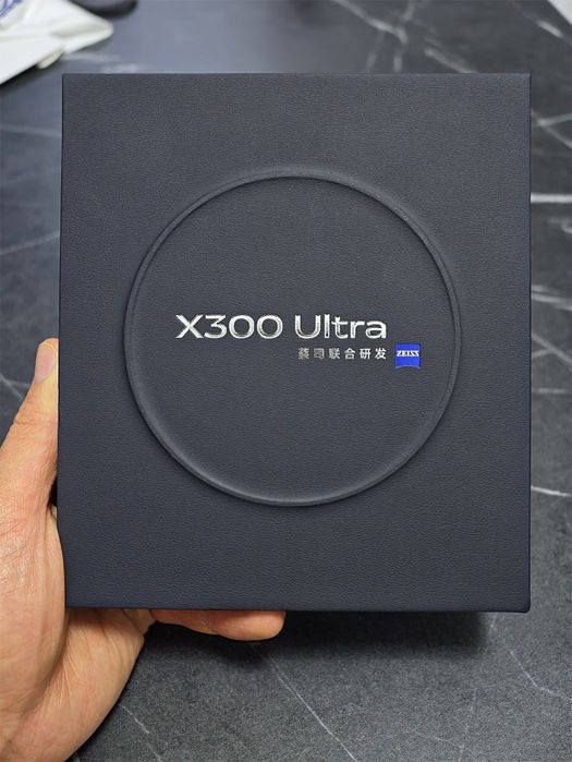 Vând  VIVO X300 ULTRA