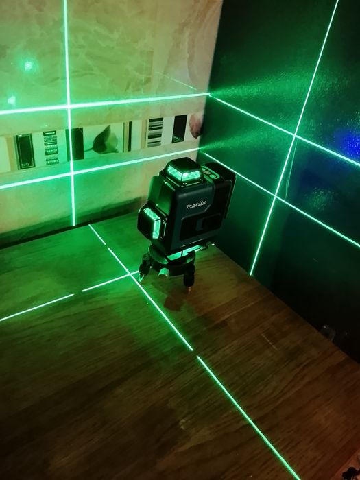 Nivel laser makita cu 16 linii