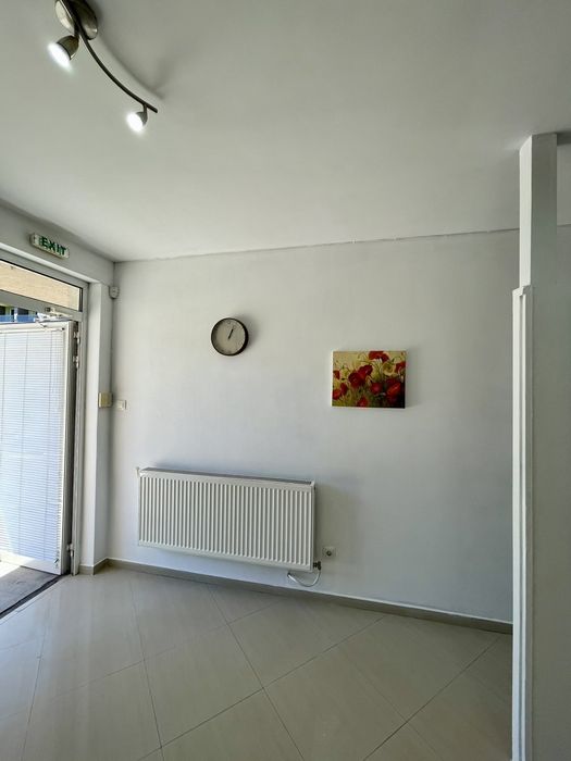 Дава се под наем Офис в Перник, Изток - 30 кв.м за 204 € - Снимка #1