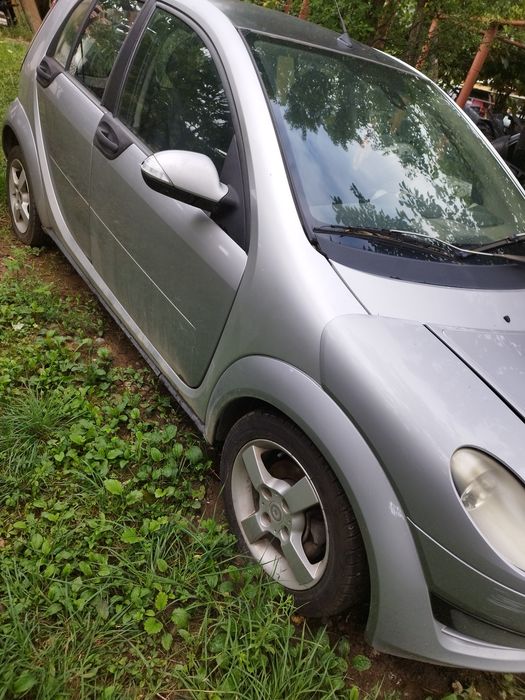 vînd cutie ,motor,chit pornire, aripa ,caseta Smart forfour sau mașina întreaga cu fiscalr
