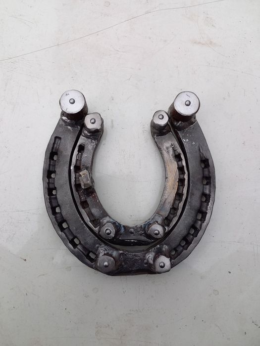 Potcoave  cu colti vidia