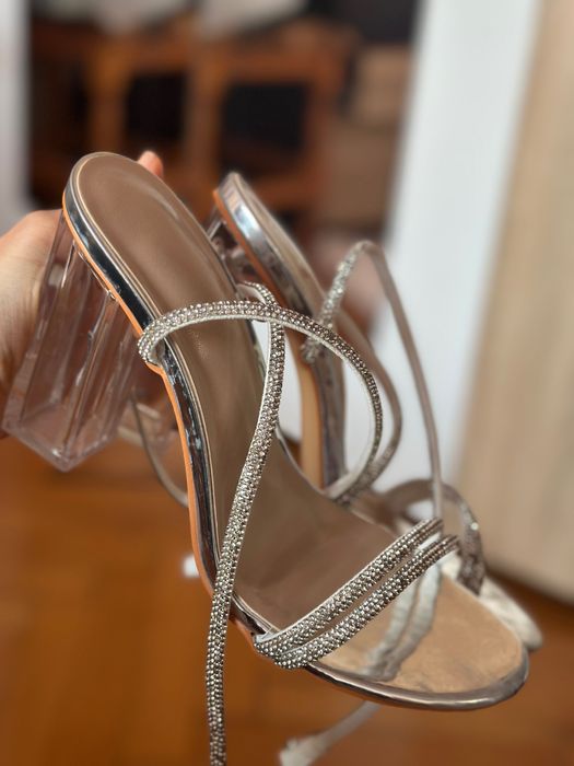 Чисто нови токчета