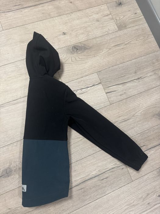 Продам куртку на мальчика