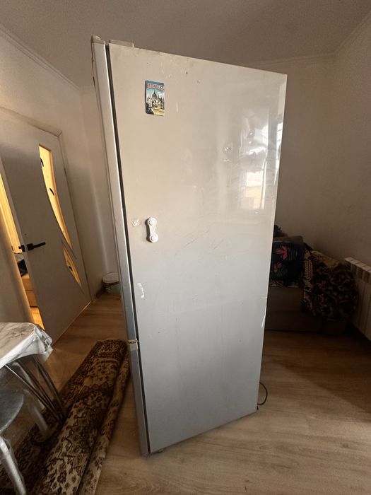 Отдам даром холодильник