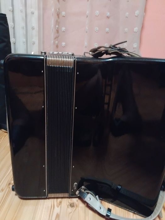 Продавам weltmeister 60 баса